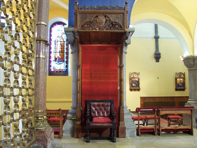 Picture of the Bishops chair on the altar of the Cathedral